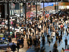 成都国际车展现“购车热”有展位单日人流量近万、成交百余单！